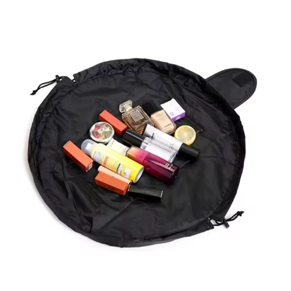 Drawstring Convertible Makeup Bag: Flat to Bag - Picture 3 of 4